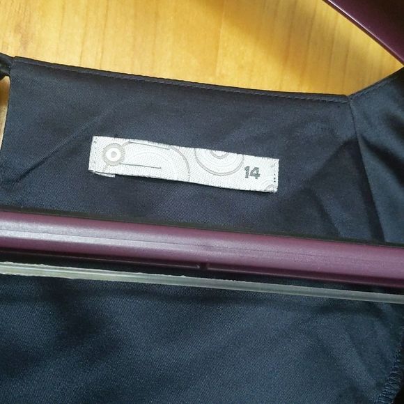 [3/$15] or $5 in bundle -  Silky navy blouse size US 10 - Picture 6 of 10